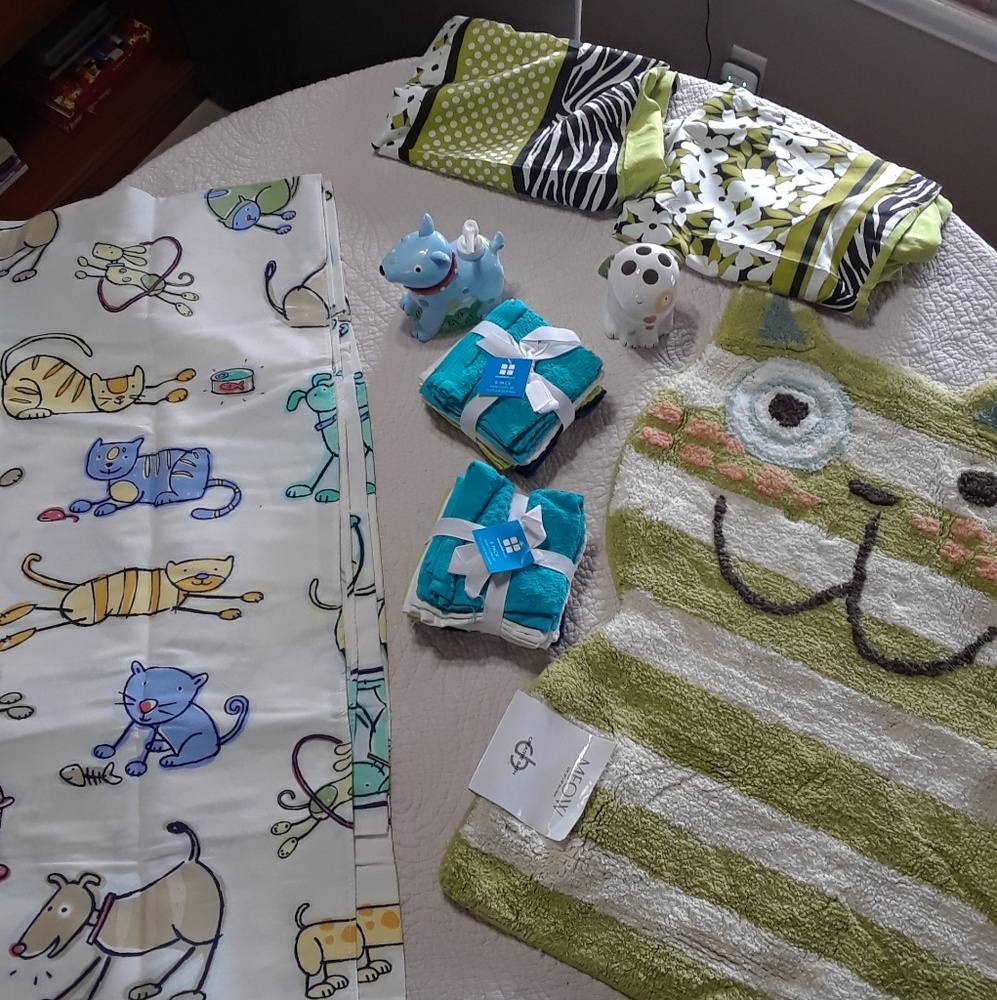 ANIMAL BATHROOM THEME DECOR BUNDLE